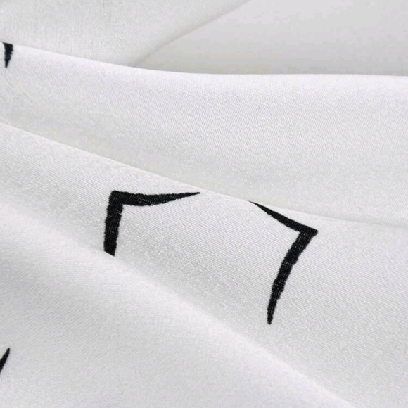 π5 for $25* Seagull Print Bandana - Picture 3 of 3